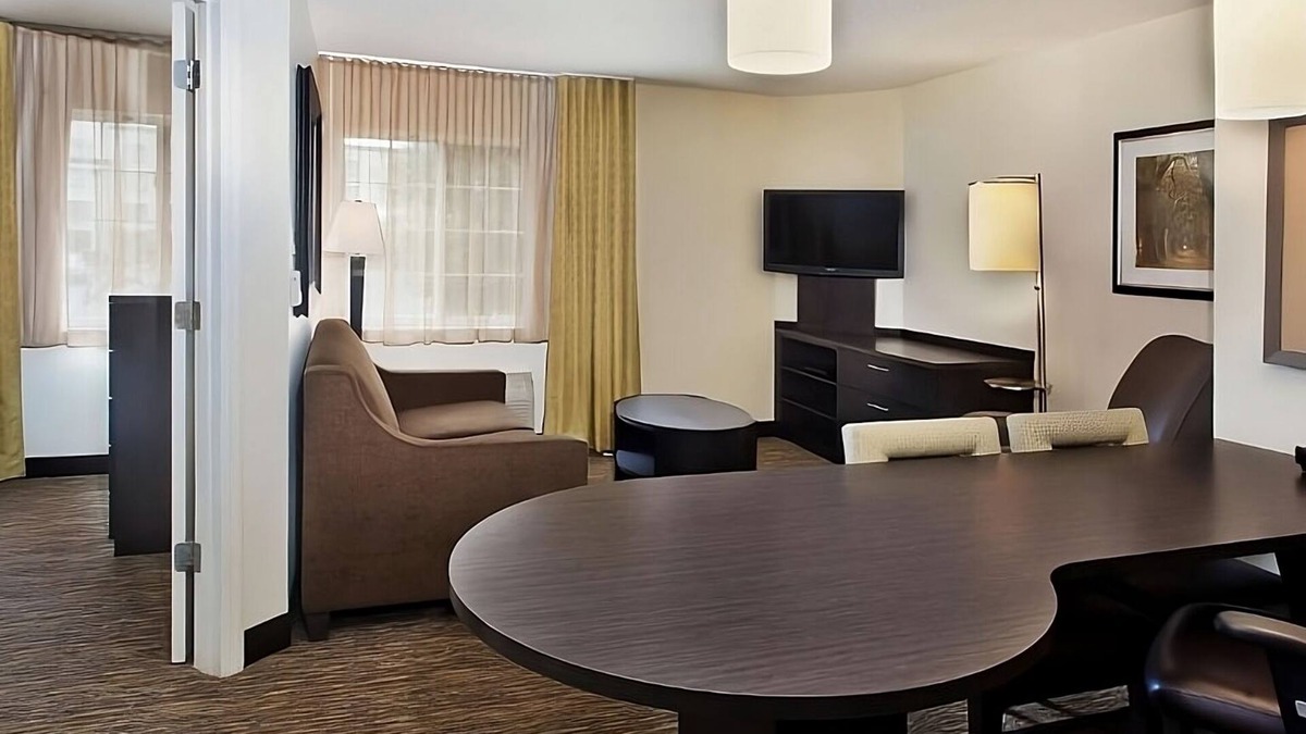 Somerset Hotel | Your Relaxing Getaway Awaits! Relaxing unit, with Kitchen