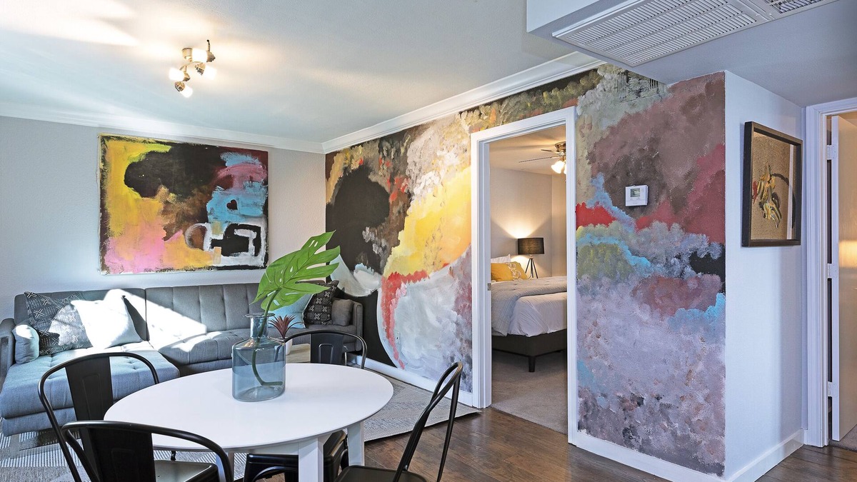 South Central Houston Apartment | Your TMC Flats! Sleeps 36, 18BR, 9BA, 9PA