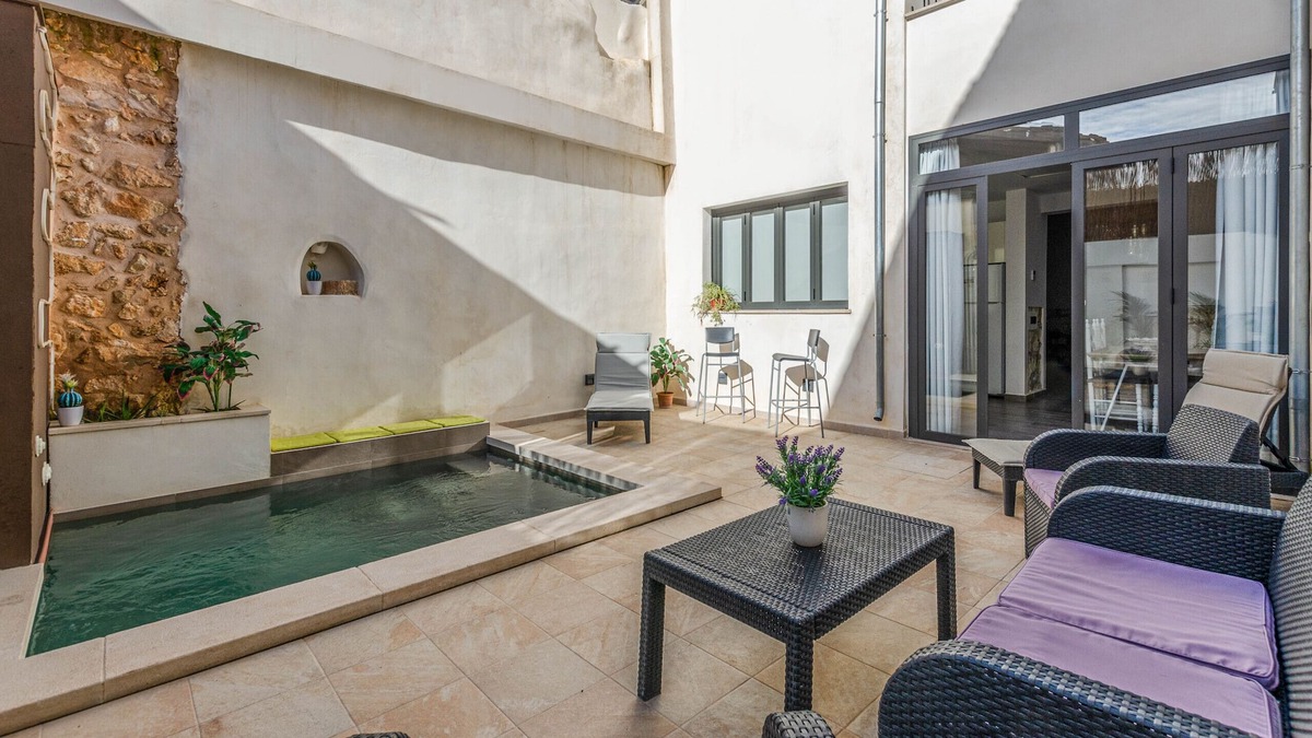 Muro House | YourHouse Can Jordi, stylish townhouse with private pool