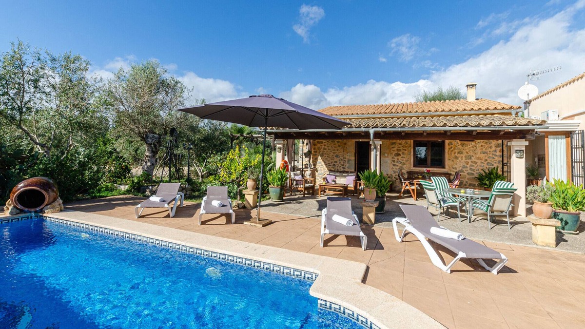 Inca Villa | YourHouse Ermita quiet villa with private pool