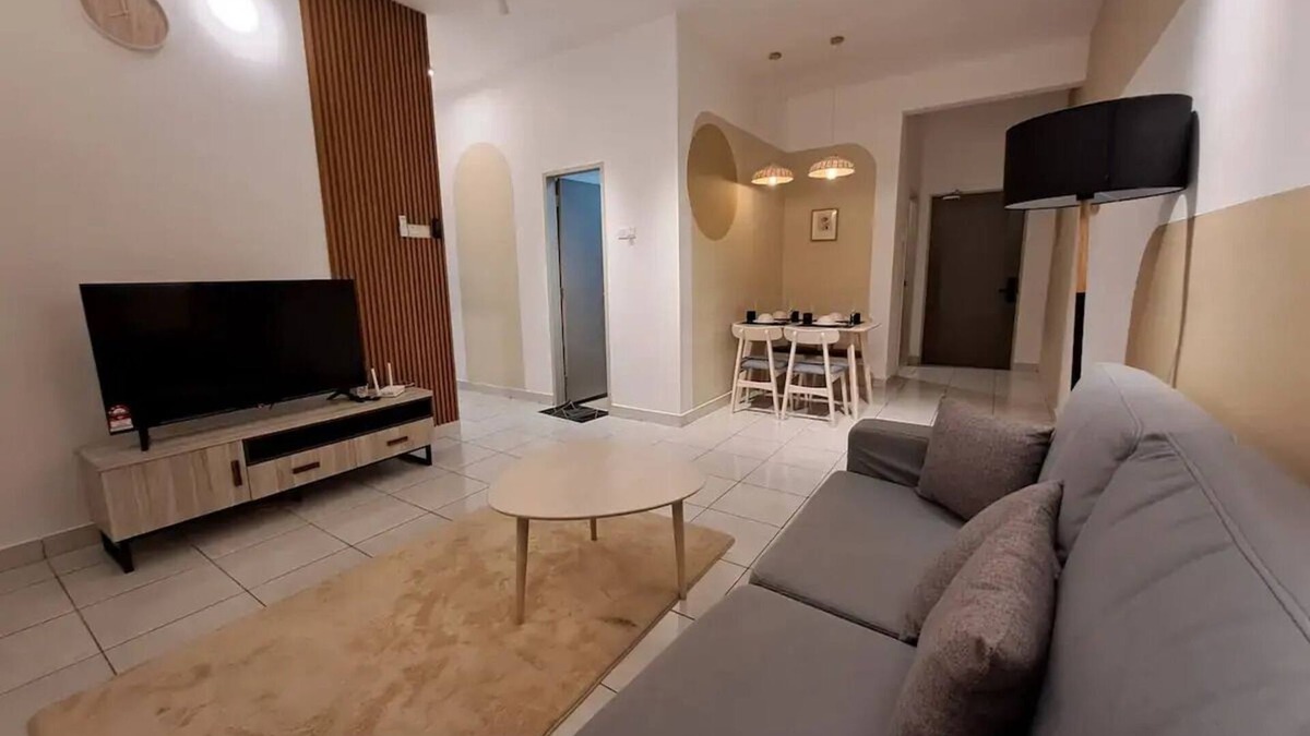 Nilai Apartment | Youth City Residence/2 Room/KLIA/Nilai/Pool