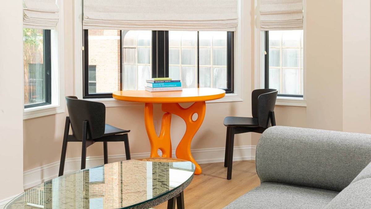 Queen Village Apartment | Yowie - Suite 203 Iconic Corner King