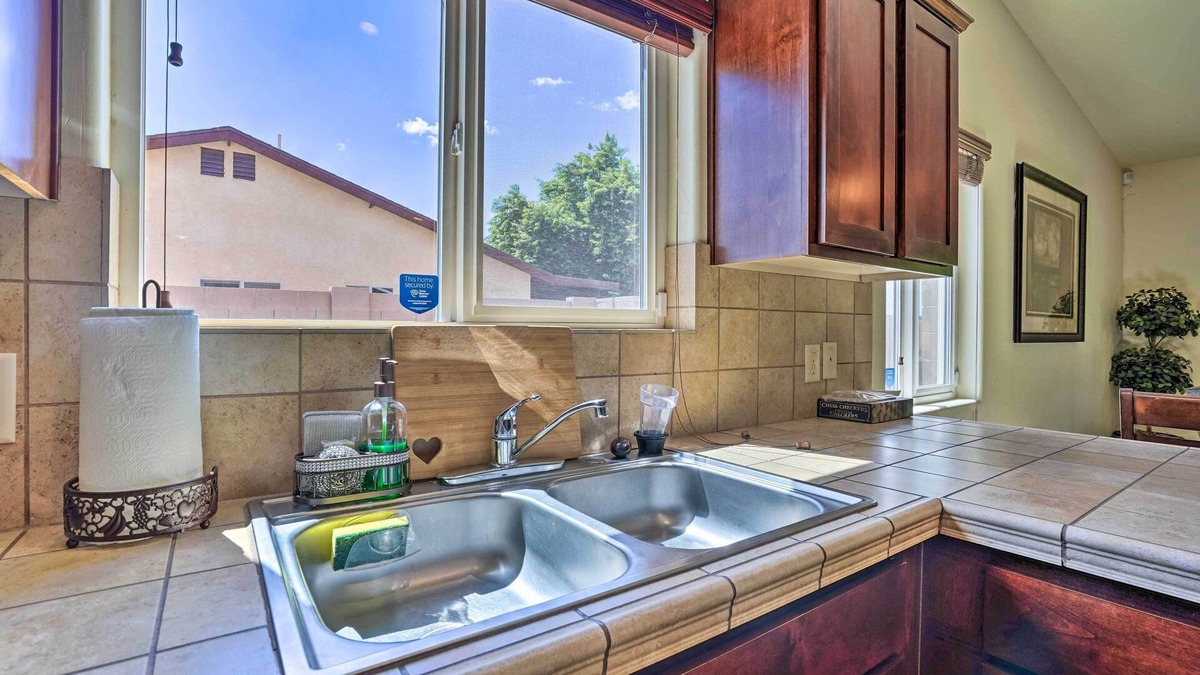 Yuma Cottage | Yuma Family Home w/Covered Patio + Grill!