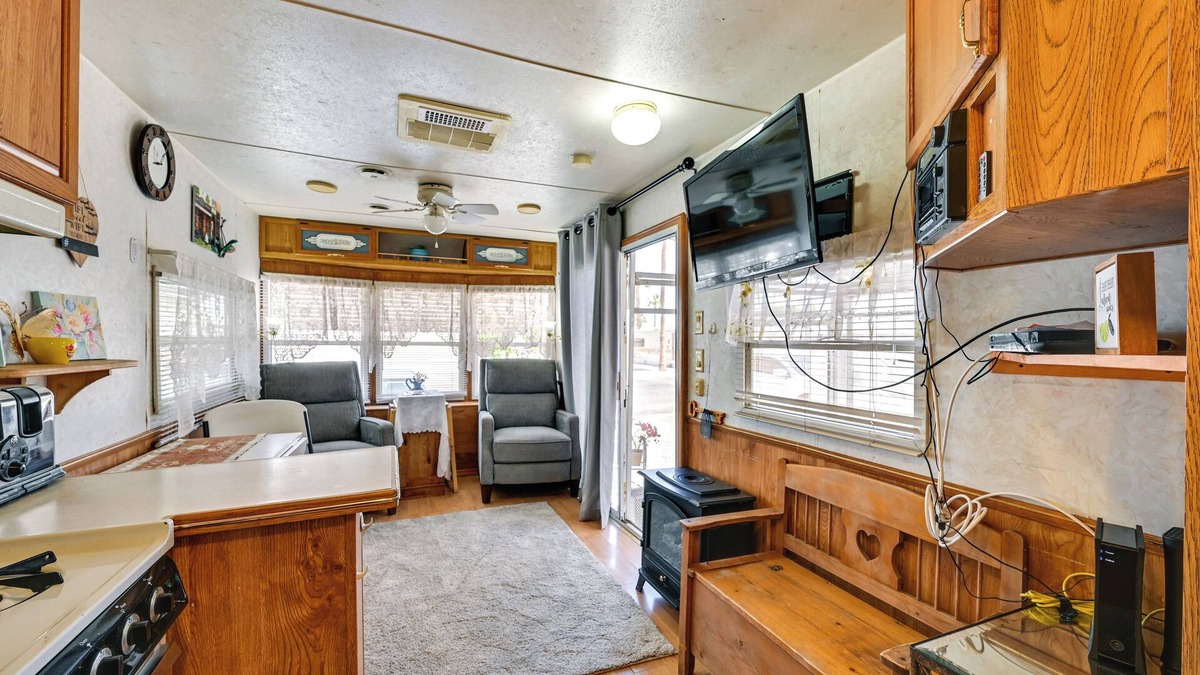 Yuma Cottage | Yuma Getaway w/Pool Access, 5 Mi to Lutes Casino!