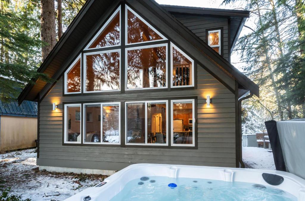 Glacier House | Yverin Muse Cabin