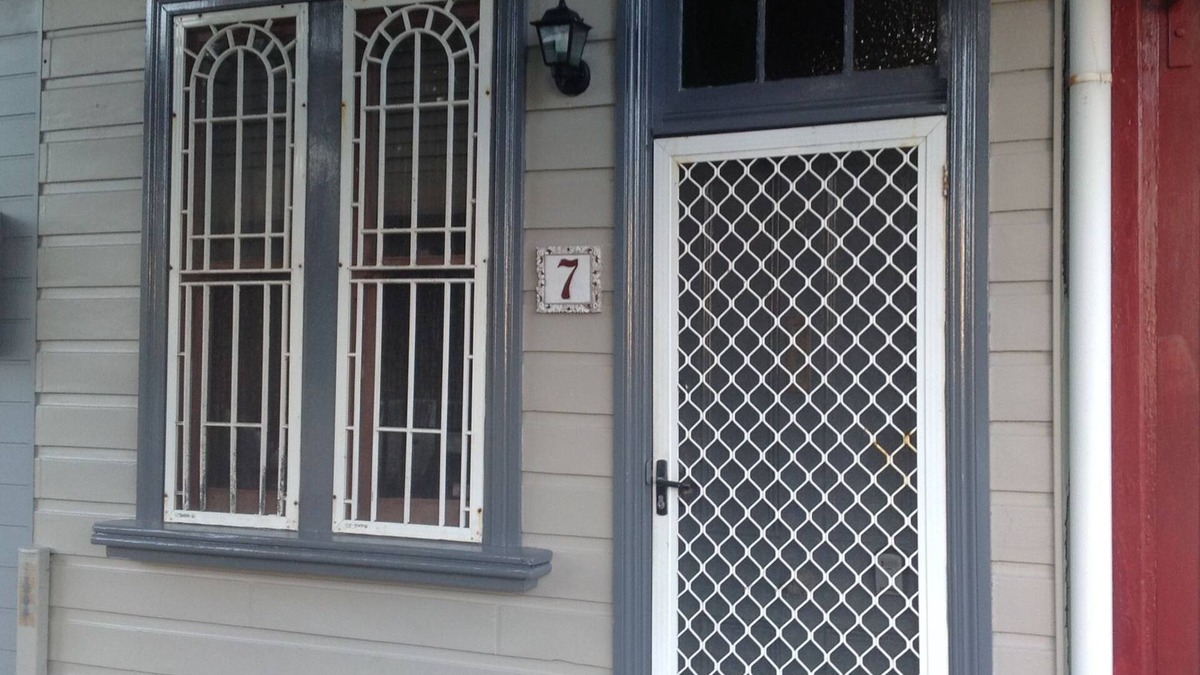 Newcastle East House | Zaara Cosy Terrace House