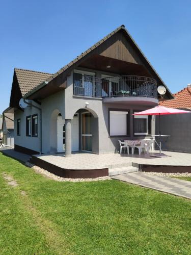 Balatonfenyves House | Zafír Nyaraló