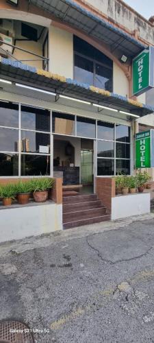 Batu Ferringhi Hotel | Zahaar KN Inn