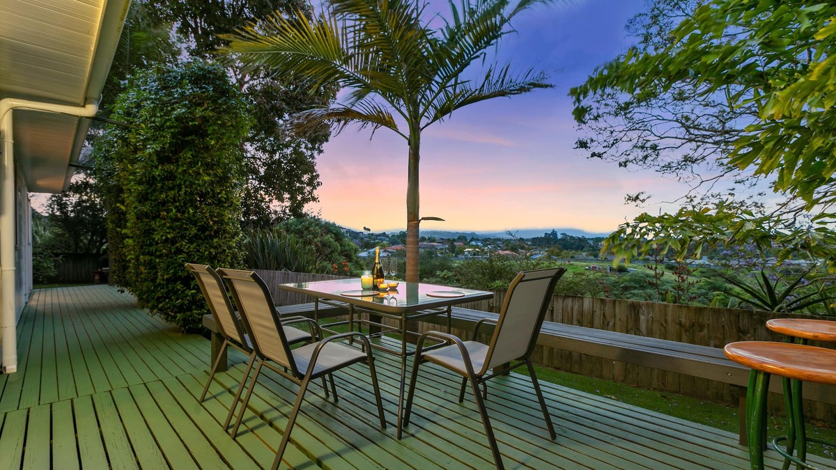 Bethlehem House | Zalonyika NZ - Tauranga Holiday Home