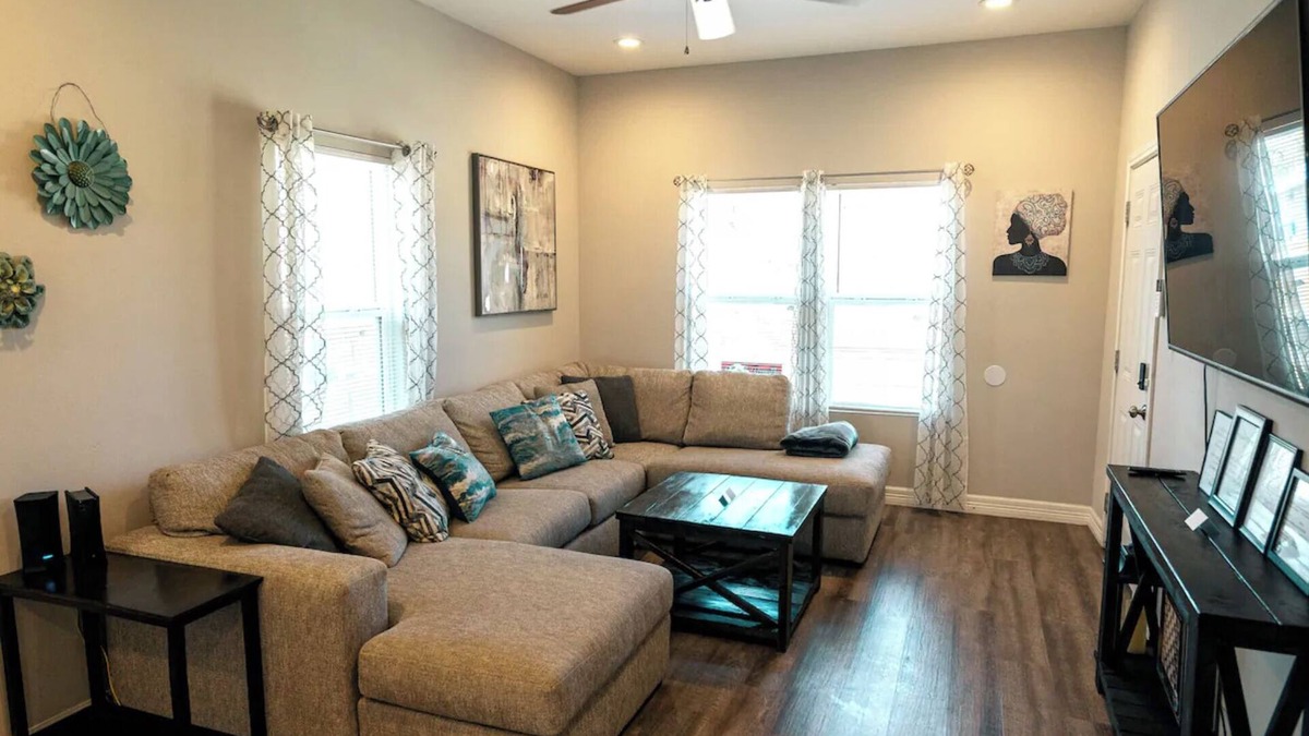 Denver Heights House | Zayn's Place Dog Friendly Home