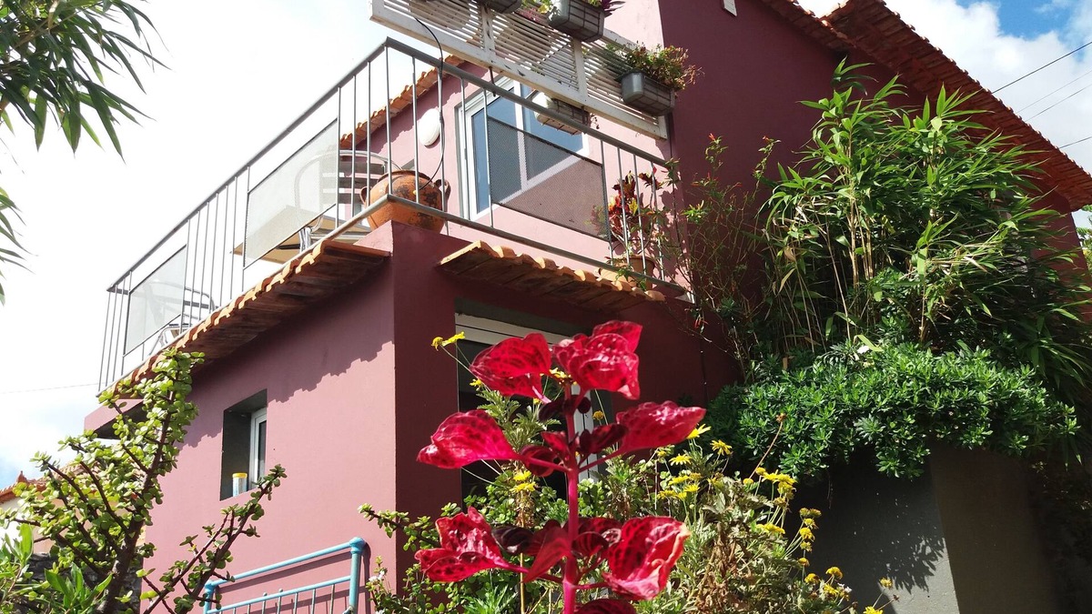 Estreito da Calheta Cottage | "Zen" atmosphere with breathtaking views.
