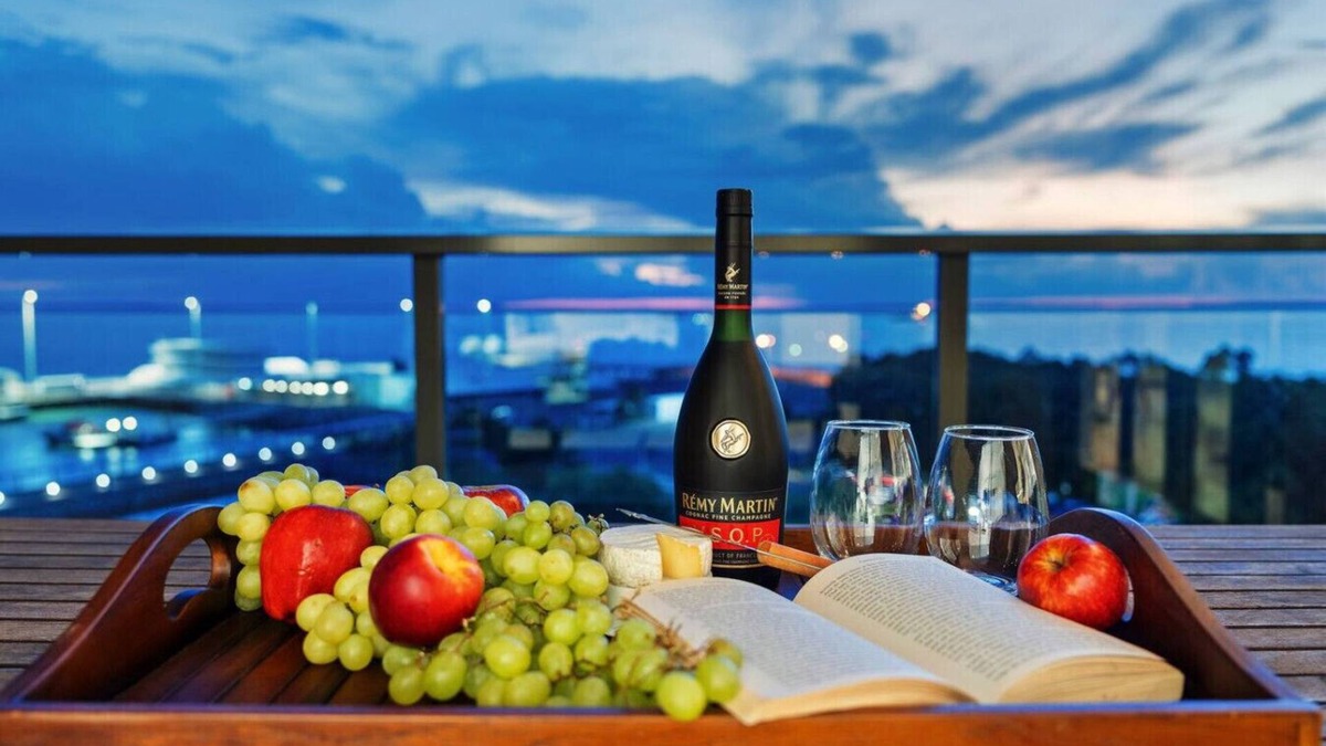Darwin City Centre Apartment | Zen By The Sea: Pool - Balcony Dining - Seaview