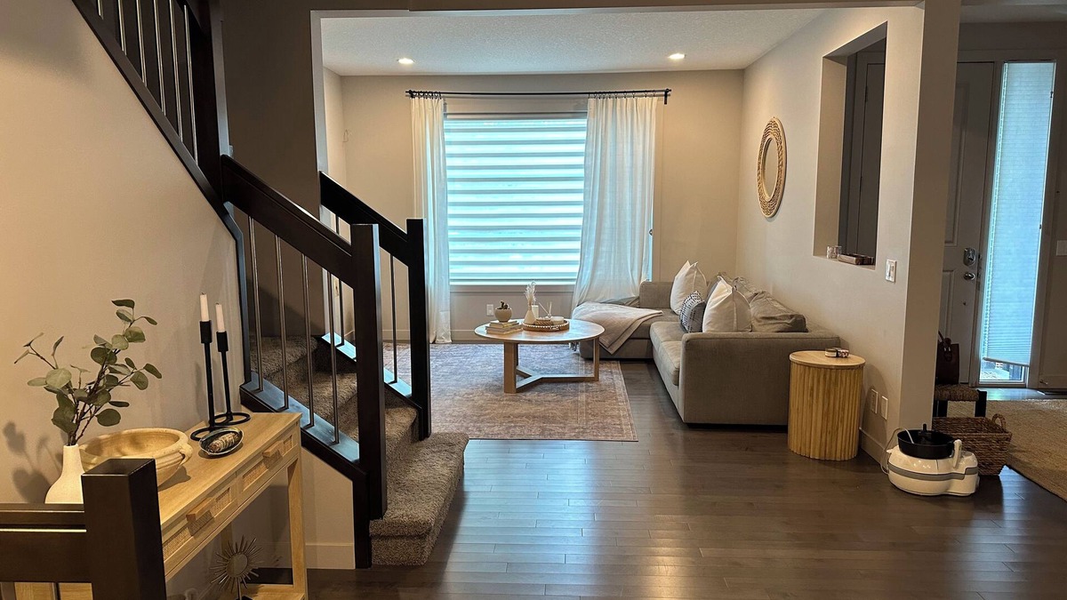 Crescent Heights House | Zen Den: Inner City 4-plex close to DT & Calgary Stampede