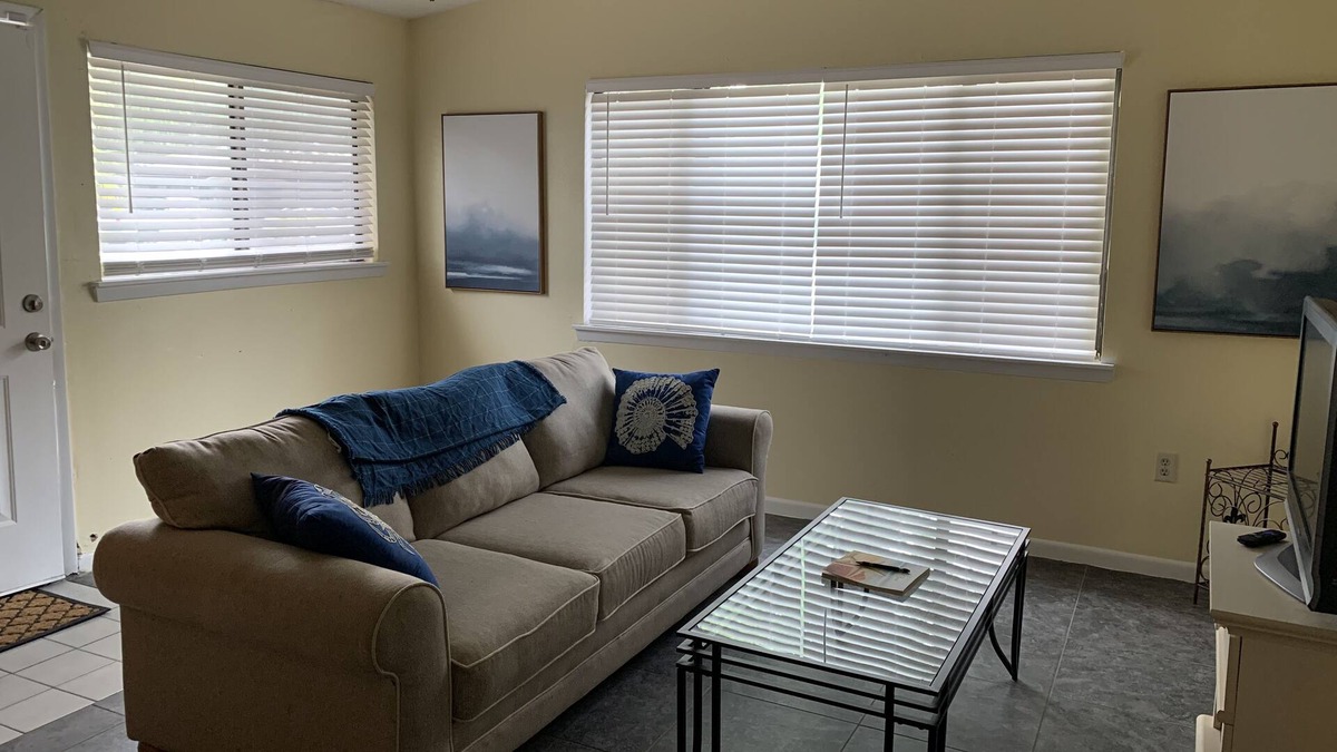 Rockledge Apartment | Zen Garden** Private 1 bedroom duplex apartment near Cocoa Beach