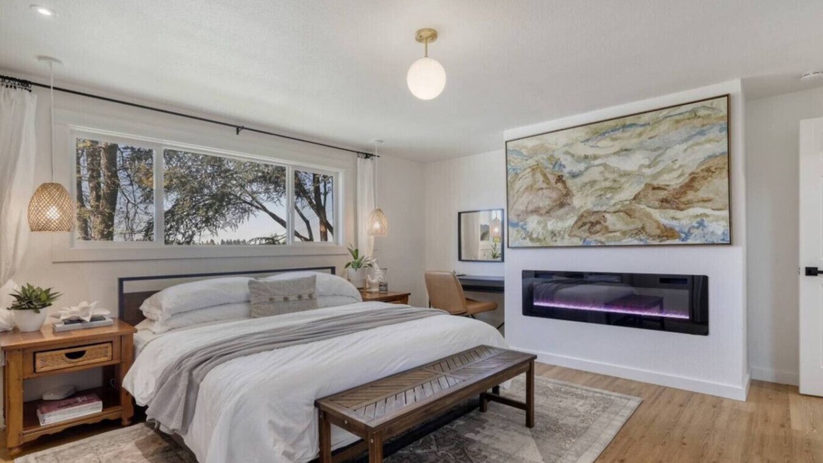 Amazon Villa | Zen Haus Suite A · Serene Retreat, KING BEDS, near UO, w/views