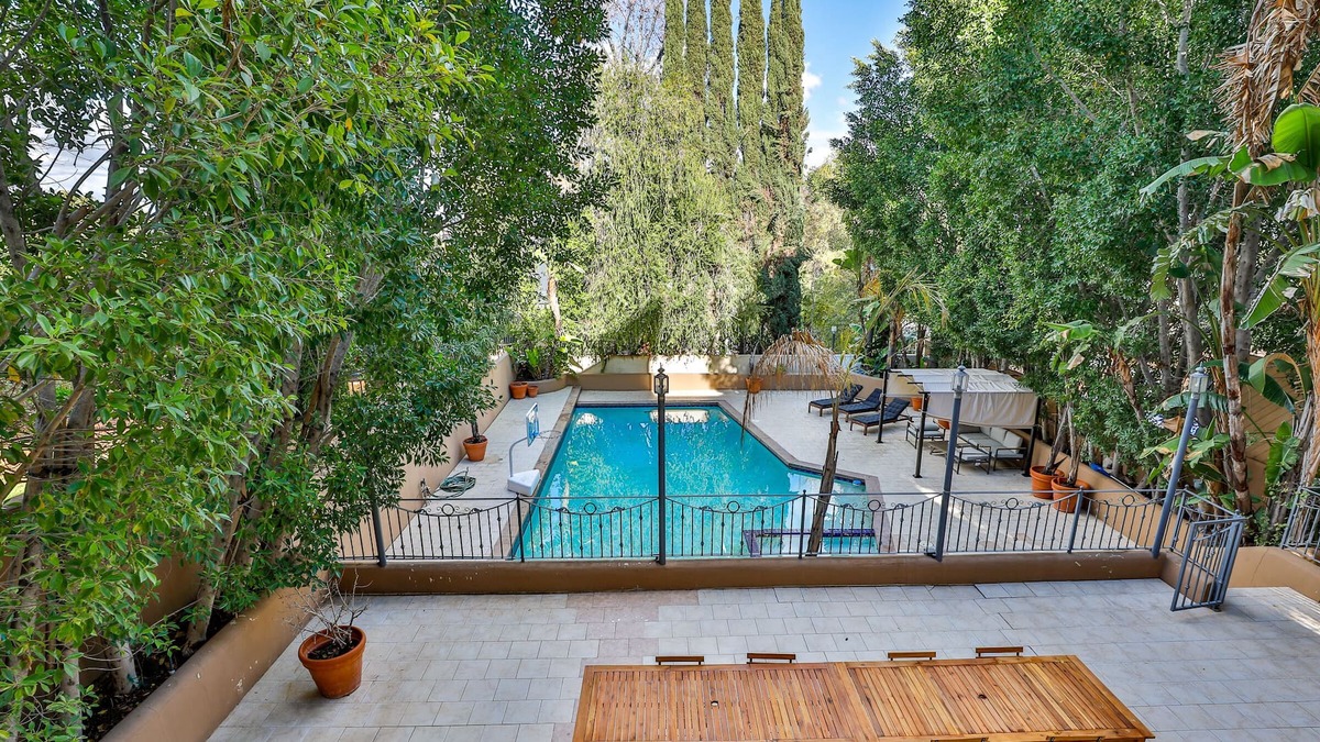 Sherman Oaks Villa | Zen in LA: 6bd/3.5 ba w/ pool/spa/pool table