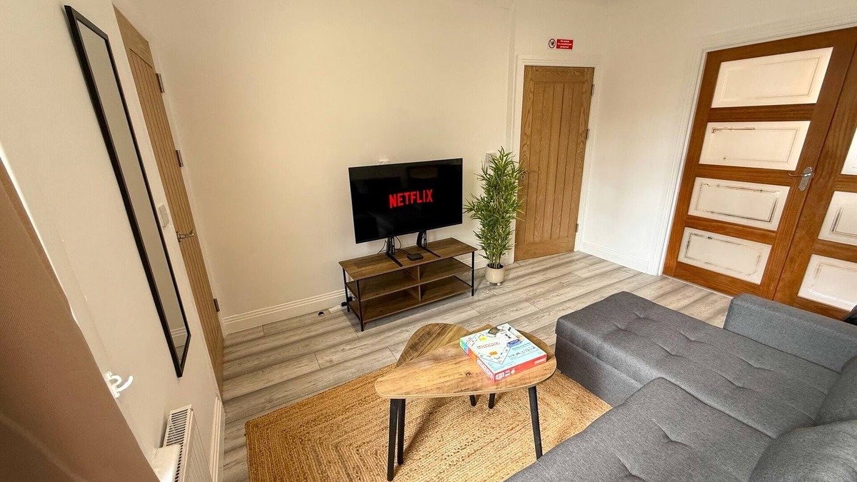 Reading Apartment | Zen-Inspired Flat - Easy Access to Central Reading