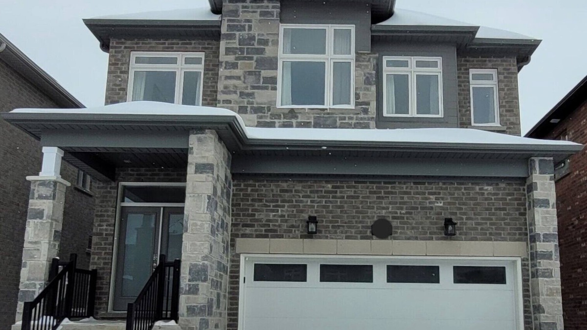 Barrie House | Zen-like Escape, Skiing Canoeing Hiking Nearby in Barrie ON