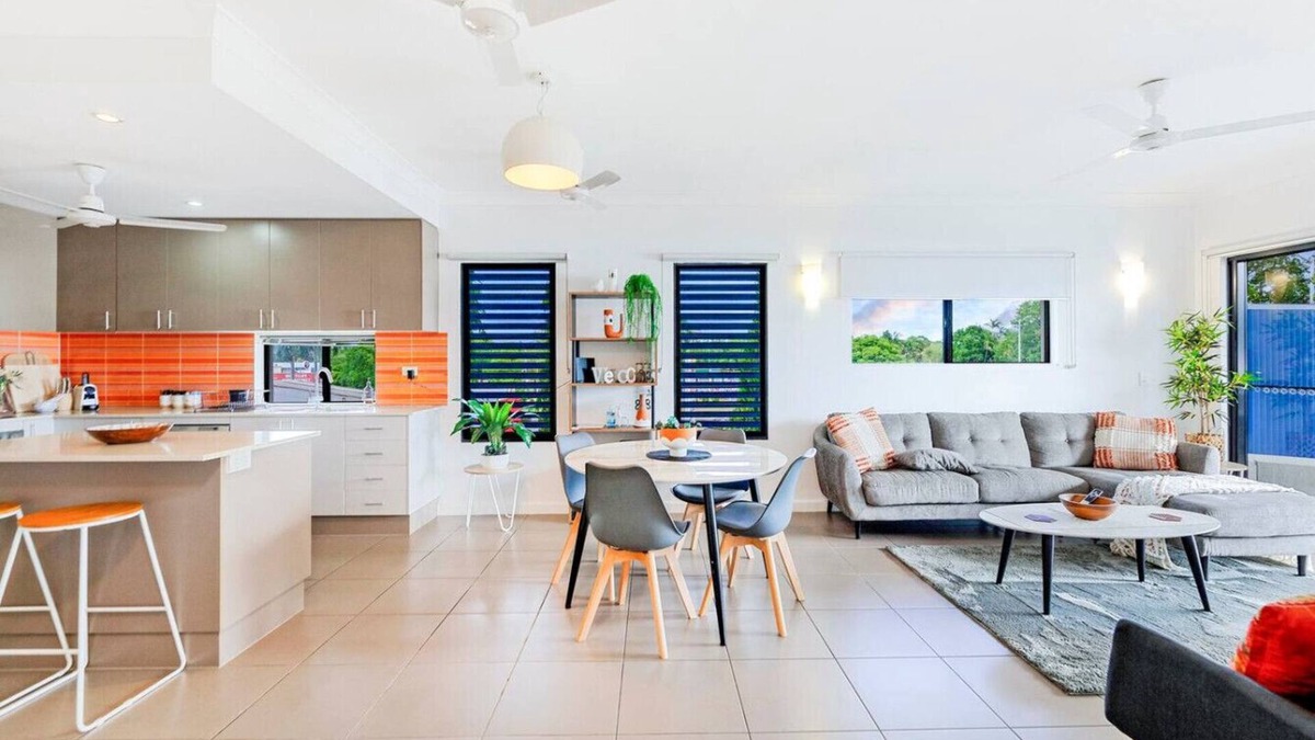 Nightcliff Apartment | Zen Nomad: Balcony ~ Outdoor Dining ~ Markets