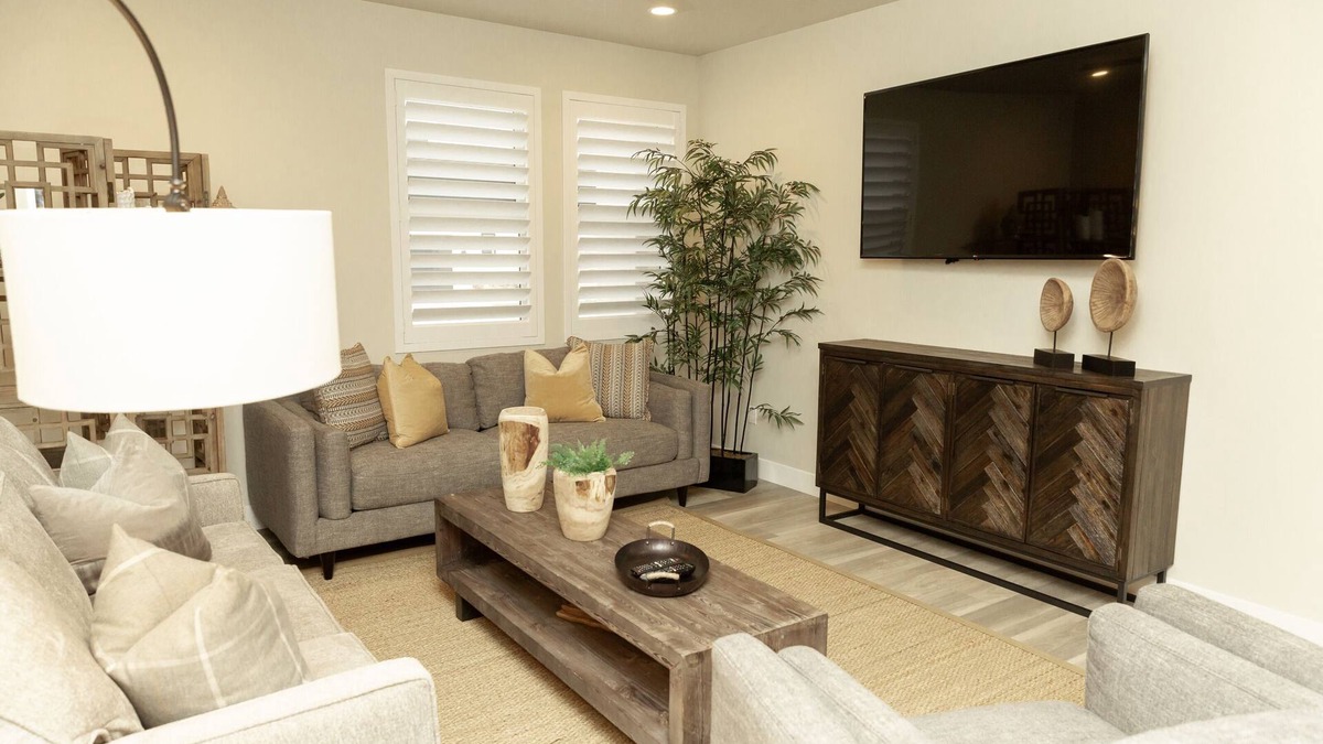 Washington Fields Condo | ✌️ Zen Palace ✌️Tranquil Zen Retreat | POOL IS OPEN!
