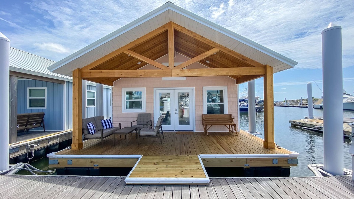 Downtown Boat Rental | Zen! Refreshing! Spotless! Relaxing! Welcoming! Well-appointed! Dock your boat!