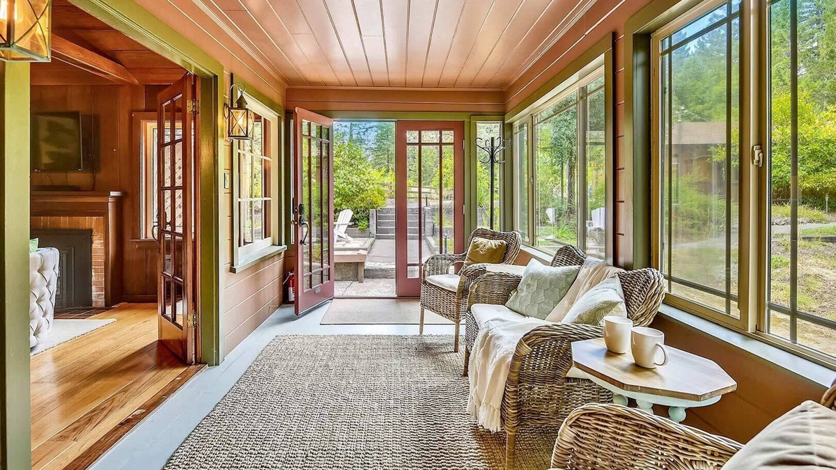 Guerneville Cabin | Zen Retreat ~ Amazing Location with Wildlife, Orchard yet Close to Town