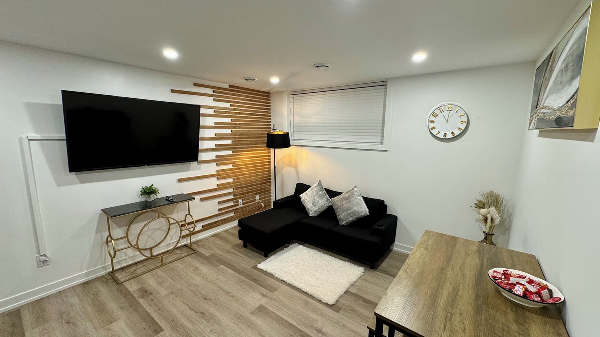 Niagara Falls Apartment | Zen Retreat-Your PeacefulEscape