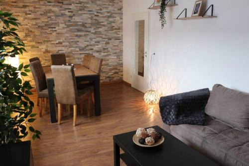 Strehlen Apartment | Zentralgelegene 4-Raum Ferienwohnung bis 8 Pers.