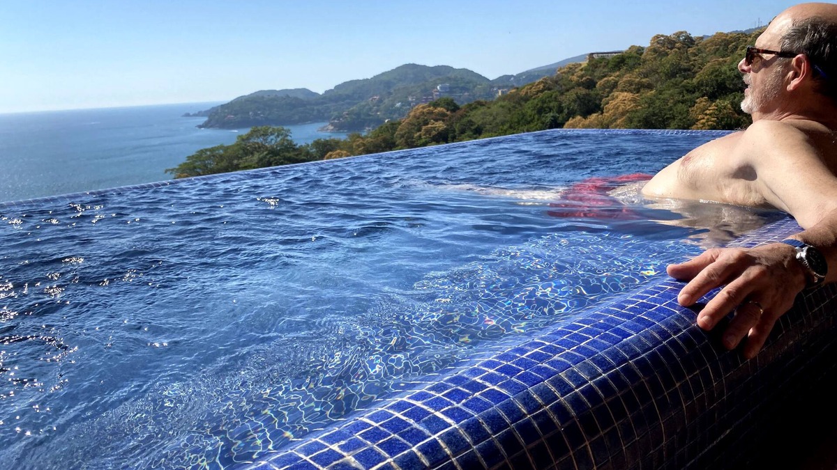 Ixtapa - Zihuatanejo Villa | Zihua Penthouse. View from the top of the world. Dipping pool. Casa Q Ve al Mar.
