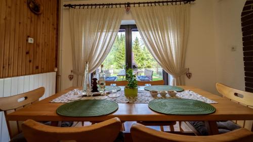 Ravna Gora Apartment | Zimski san