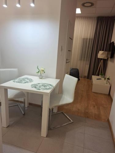 Wlochy Apartment | Zlatarooms 321