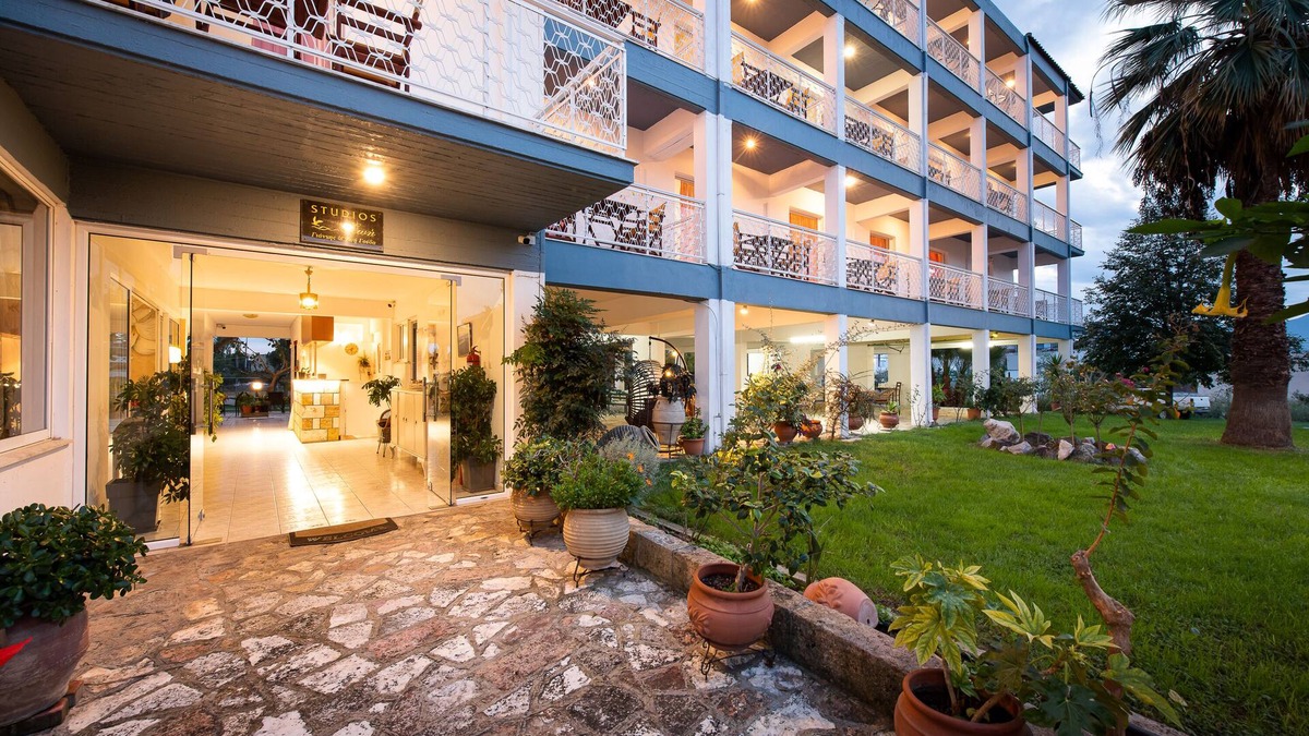 Edipsos Hotel | Zoe Seaside