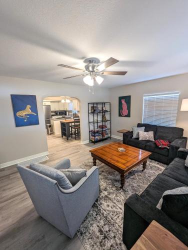 Wichita House | Zoobilee-on Zoo Blvd