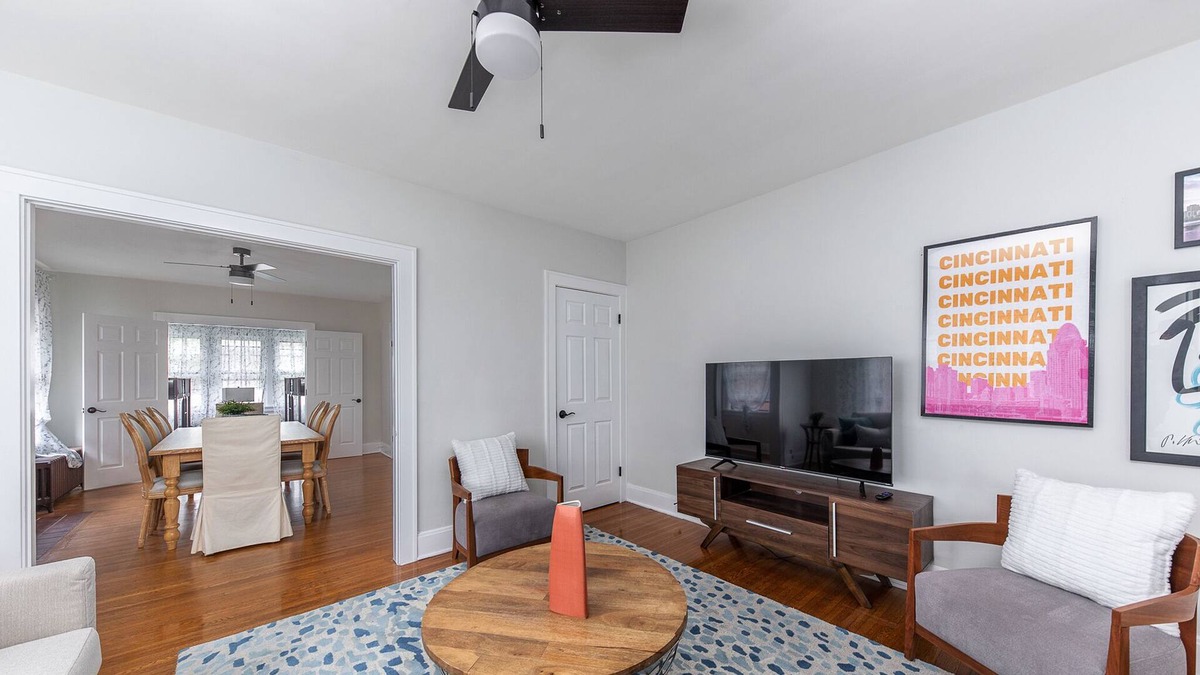 Corryville Apartment | Zooview Haven: A Family Retreat