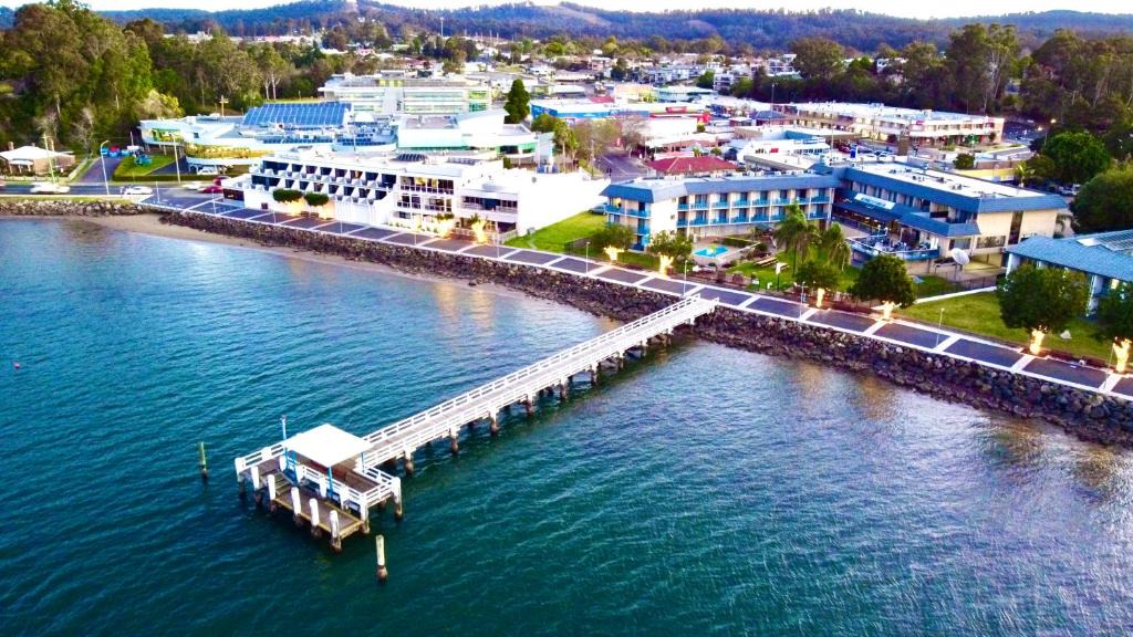 Batemans Bay Hotel | Zorba Waterfront Motel