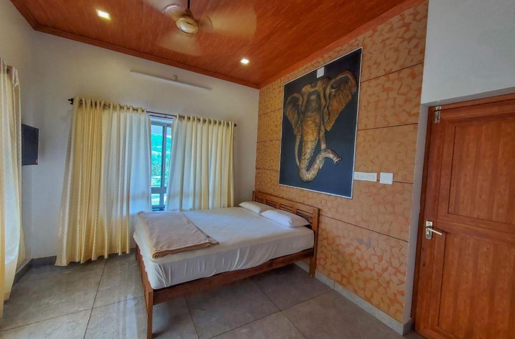 Elappara Hotel | zoz Vagamon