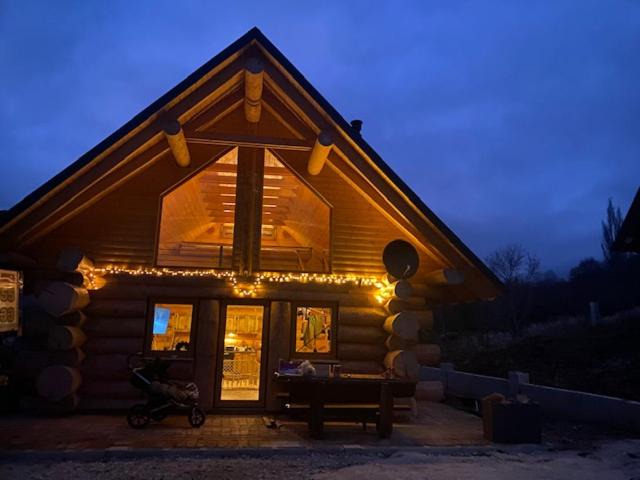 Kostolna Ves Resort | Zrubová Rozprávka nad Rybníkom - Líška