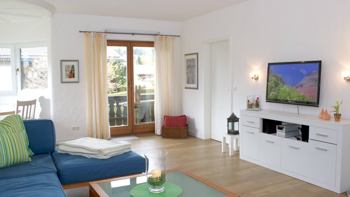 Garmisch-Partenkirchen Apartment | Zugspitze - noble holiday flat with space for the whole family