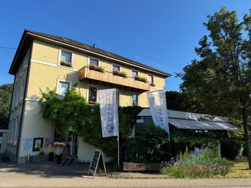 Oberrotweil Hotel | Zum Rayers Café-Restaurant & Boutique-Hotel