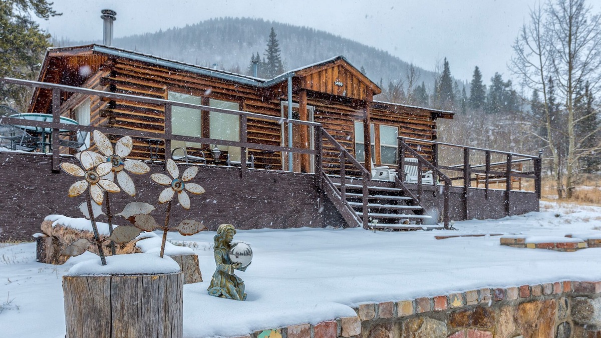 Leadville Cabin | Zuni Log Cabin Vacation Rentals