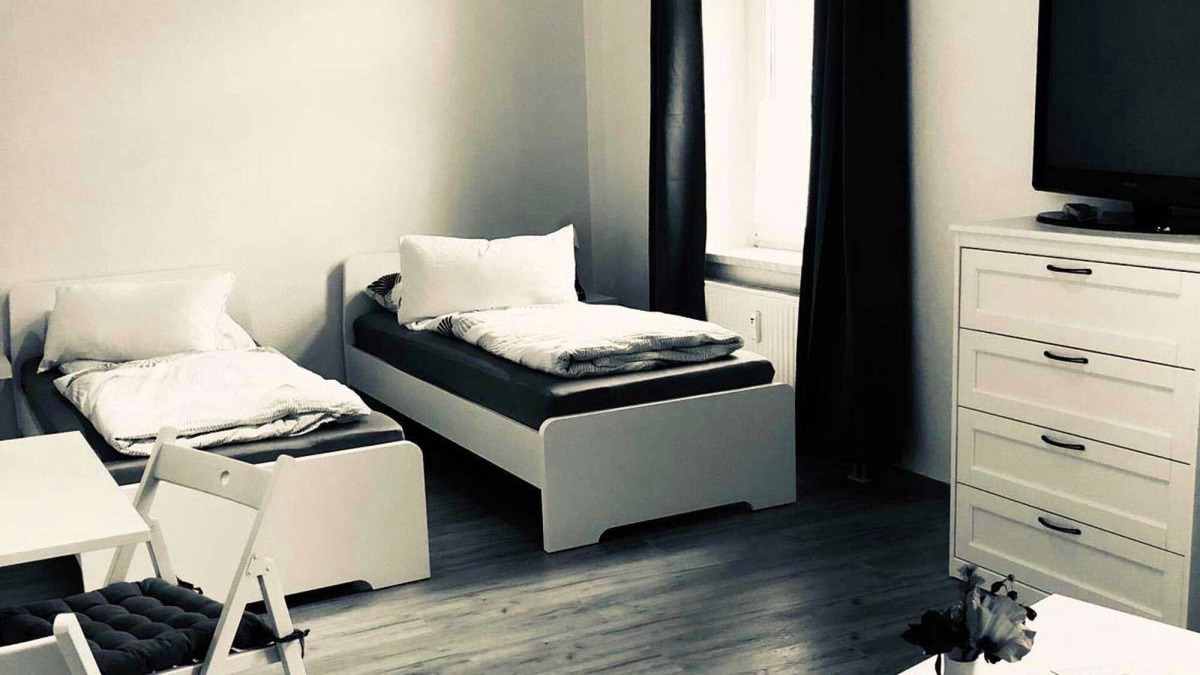 Zwickau Apartment | ZW01a Comfortable, centrally located 1-room apartment in Zwickau