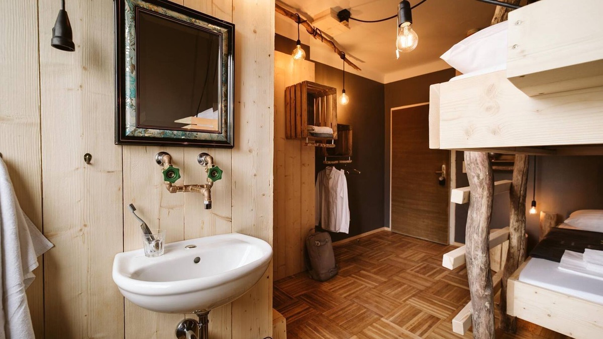 Elisabeth-Vorstadt House | Zweibettzimmer, Dusche - The Keep Eco Residence