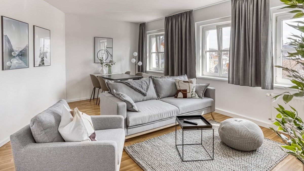 Zwickau Apartment | Zwickau Dr.-Friedrichs-Ring | One-Bedroom Suite L