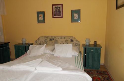 Szentes House | Éjjelibagoly Vendégház