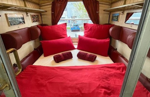 Bogen House | Übernachtung im nostalgischen Bahnwaggon