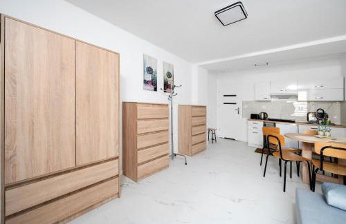 Lodz Apartment | Łódź Urban Serenity Studio #10 by BookingHost