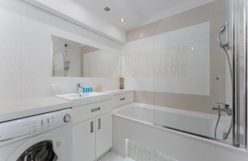 Lagiewniki Apartment | Łagiewniki Homely Apartment by BookingHost