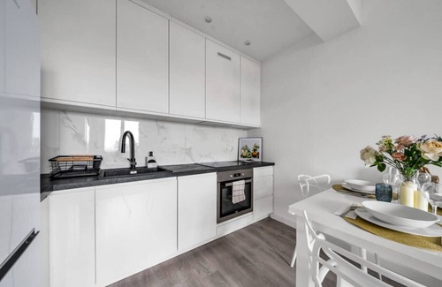 Muranow Apartment | Śródmieście Apartment - 8th Floor, Workspace, Tram - by Rentujemy
