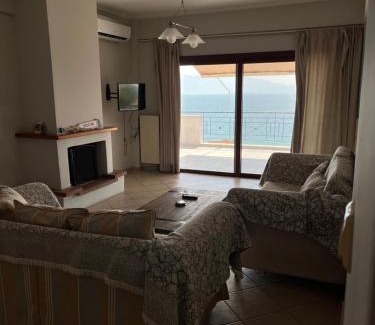 Menidion House | Όμορφο διαμέρισμα με εκπληκτική θέα