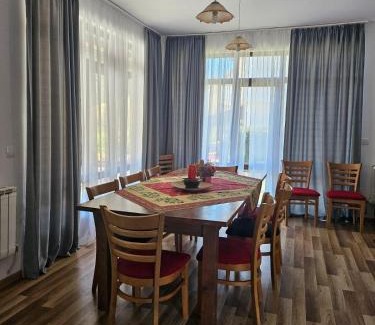 Elena House | Бадевски рай-къща Надежда